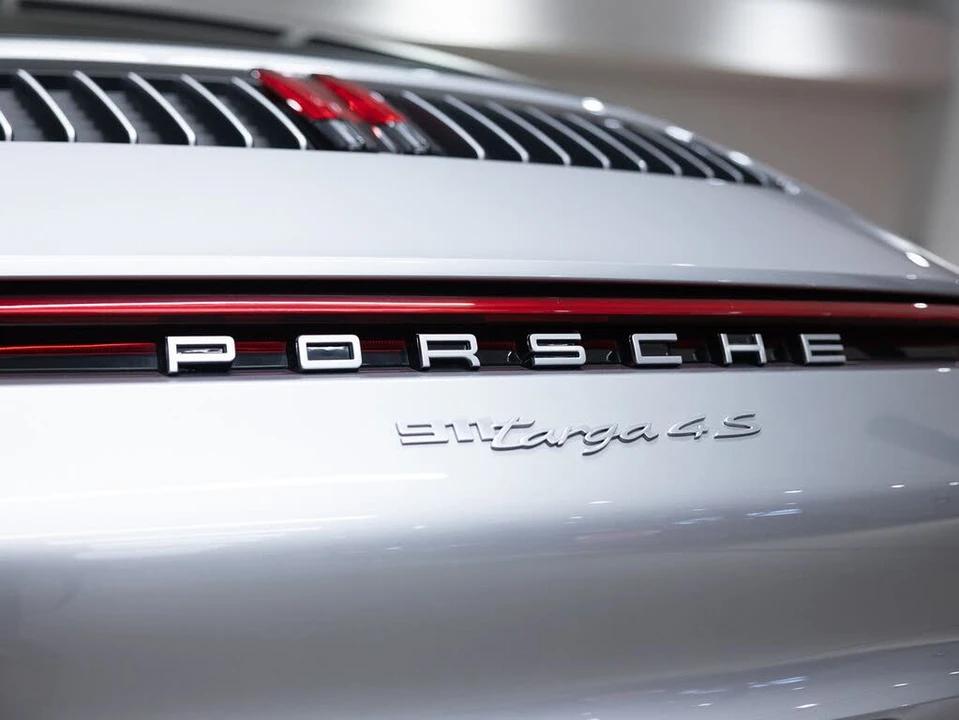 2021 Porsche 992 Targa 4 & 4S - Image 25 of 31