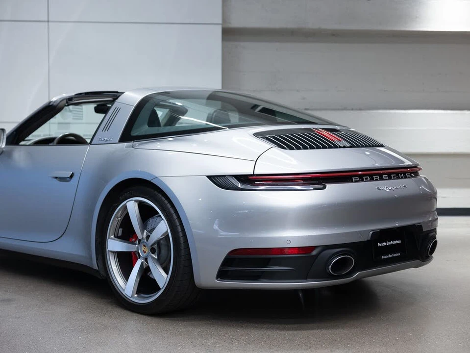 2021 Porsche 992 Targa 4 & 4S - Image 28 of 31