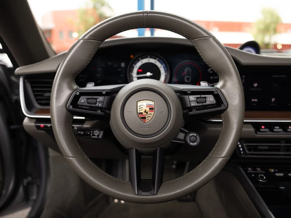 2021 Porsche 992 Targa 4 & 4S - Image 6 of 31