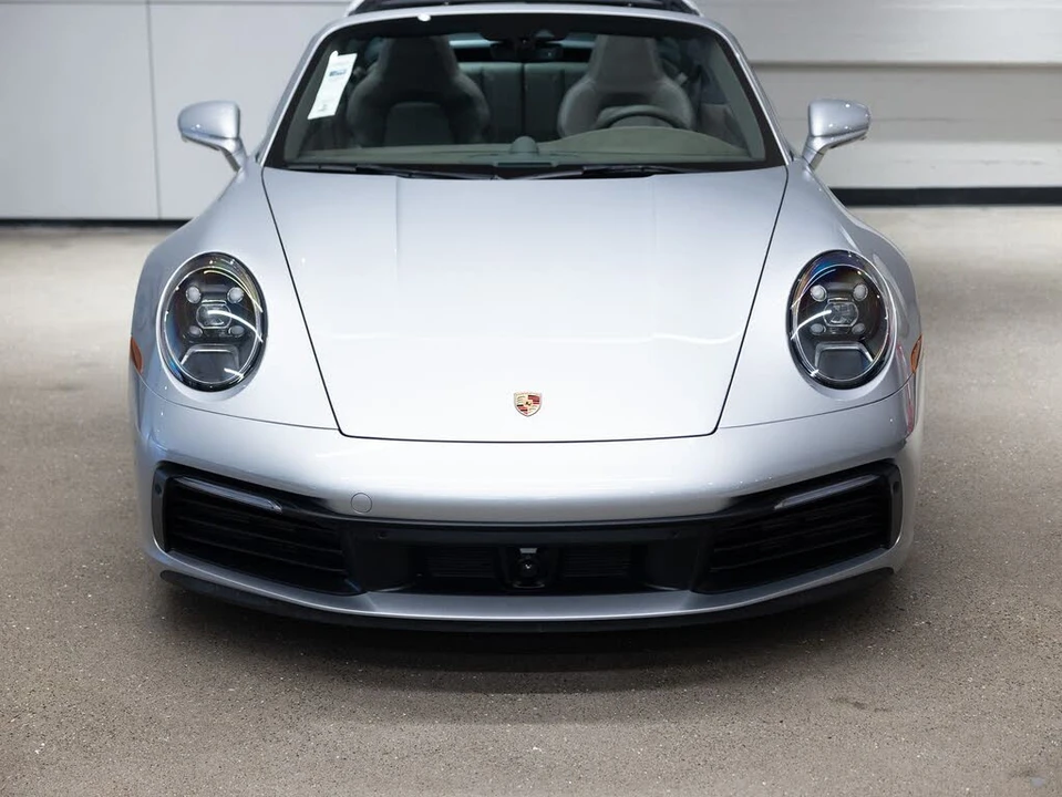 2021 Porsche 992 Targa 4 & 4S - Image 12 of 31