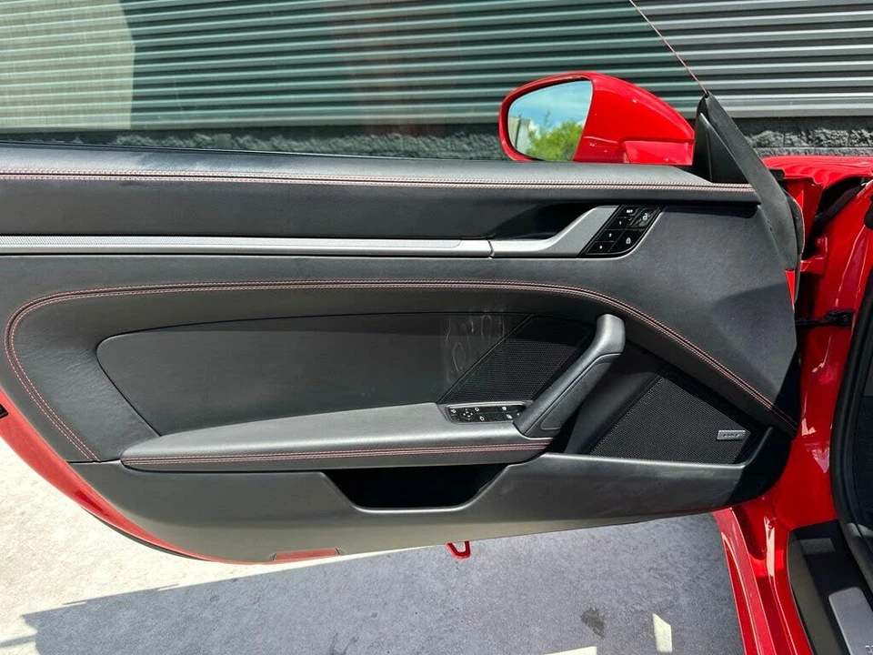 2021 Porsche 992 Targa 4 & 4S - Image 21 of 31