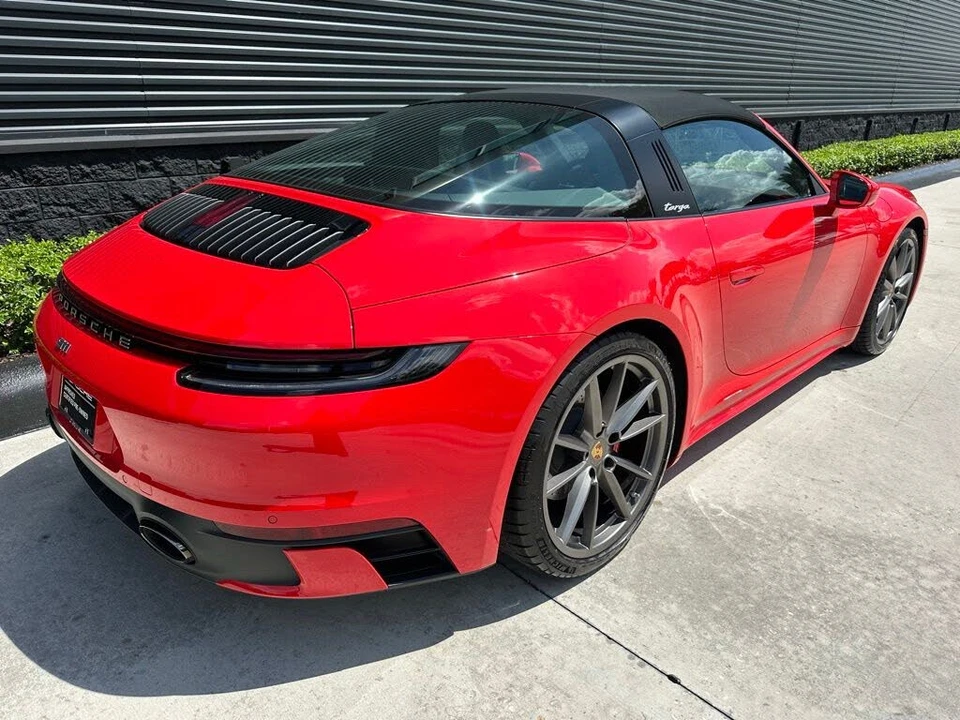 2021 Porsche 992 Targa 4 & 4S - Image 9 of 31