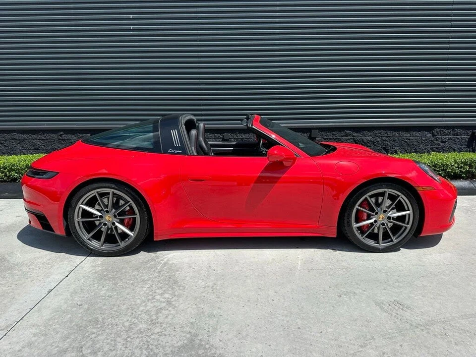 2021 Porsche 992 Targa 4 & 4S - Image 11 of 31