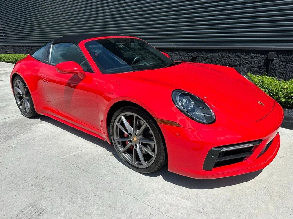 2021 Porsche 992 Targa 4 & 4S - Image 12 of 31