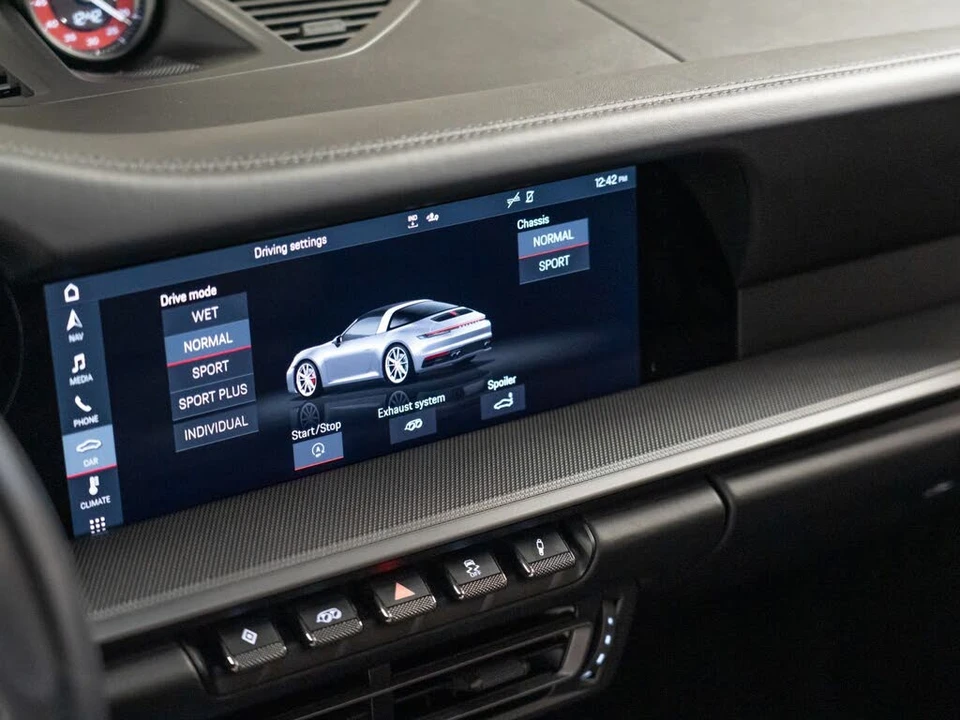 2021 Porsche 992 Targa 4 & 4S - Image 21 of 27