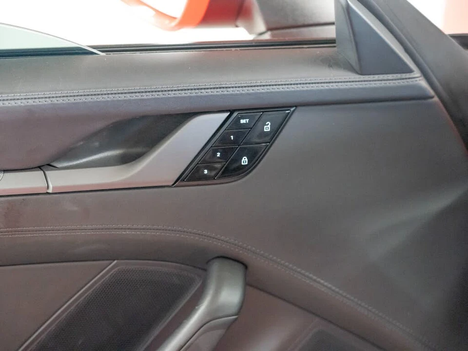 2021 Porsche 992 Targa 4 & 4S - Image 17 of 27