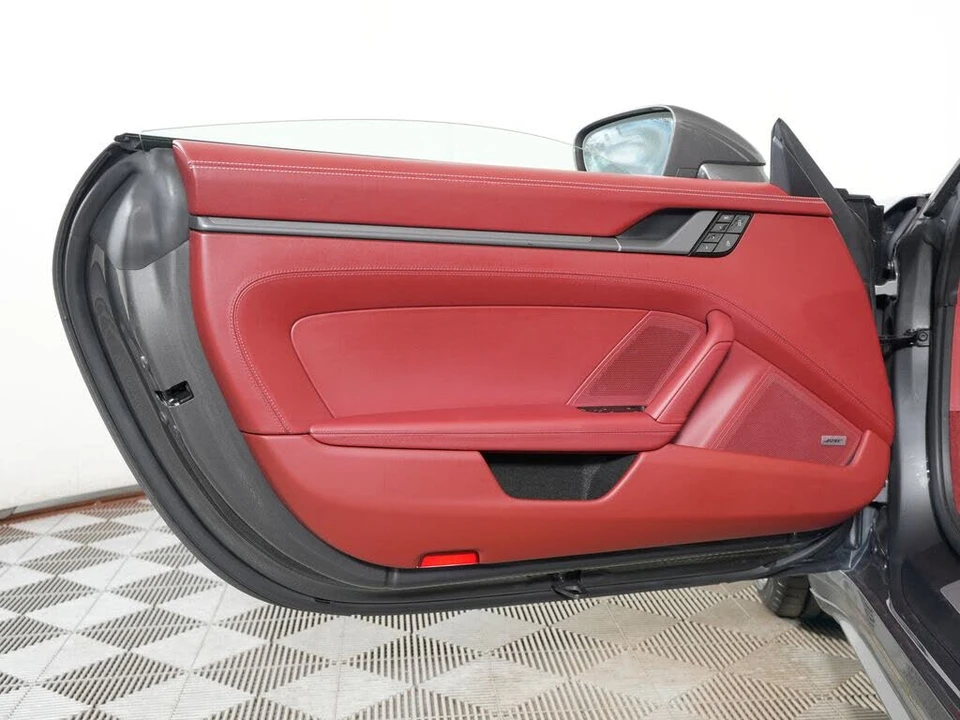 2021 Porsche 992 Targa 4 & 4S - Image 25 of 31