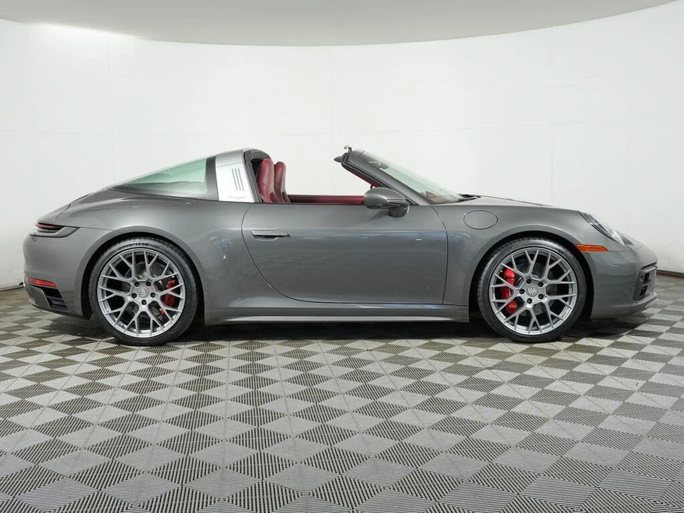 2021 Porsche 992 Targa 4 & 4S - Image 8 of 31