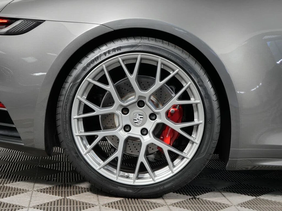 2021 Porsche 992 Targa 4 & 4S - Image 22 of 31