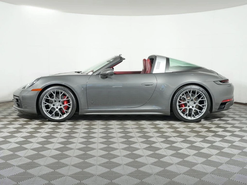 2021 Porsche 992 Targa 4 & 4S - Image 2 of 31