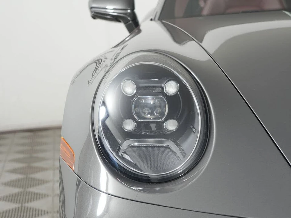 2021 Porsche 992 Targa 4 & 4S - Image 11 of 31