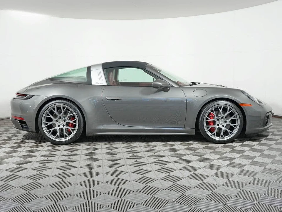 2021 Porsche 992 Targa 4 & 4S - Image 13 of 31