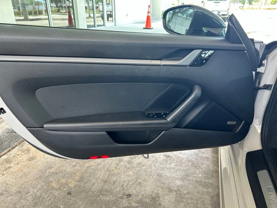 2021 Porsche 992 Targa 4 & 4S - Image 26 of 31