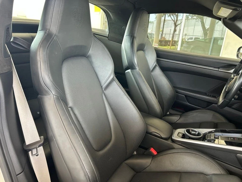 2021 Porsche 992 Targa 4 & 4S - Image 21 of 31