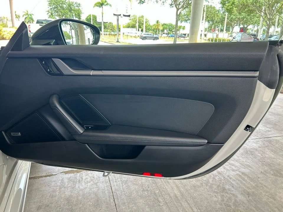 2021 Porsche 992 Targa 4 & 4S - Image 24 of 31