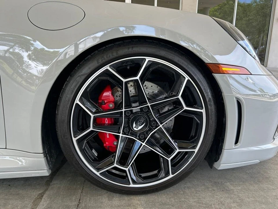 2021 Porsche 992 Targa 4 & 4S - Image 19 of 31