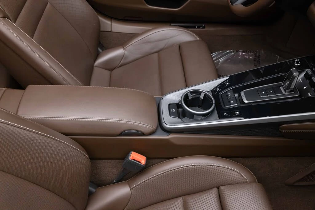 2021 Porsche 992 Targa 4 & 4S - Image 26 of 31
