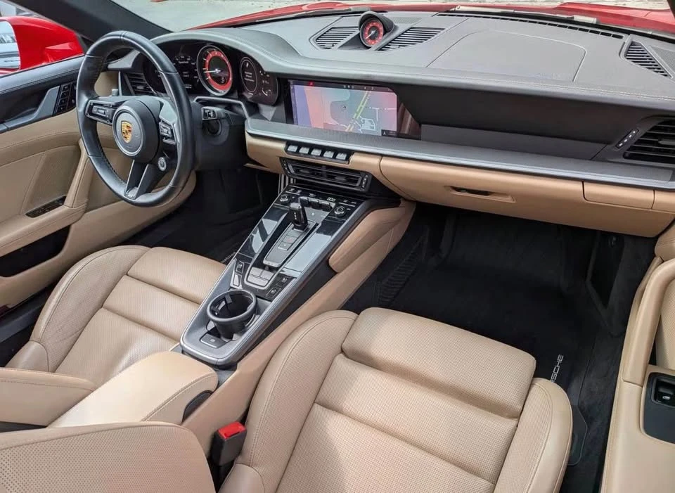 2021 Porsche 992 Targa 4 & 4S - Image 16 of 19