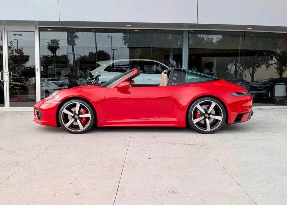 2021 Porsche 992 Targa 4 & 4S - Image 17 of 19
