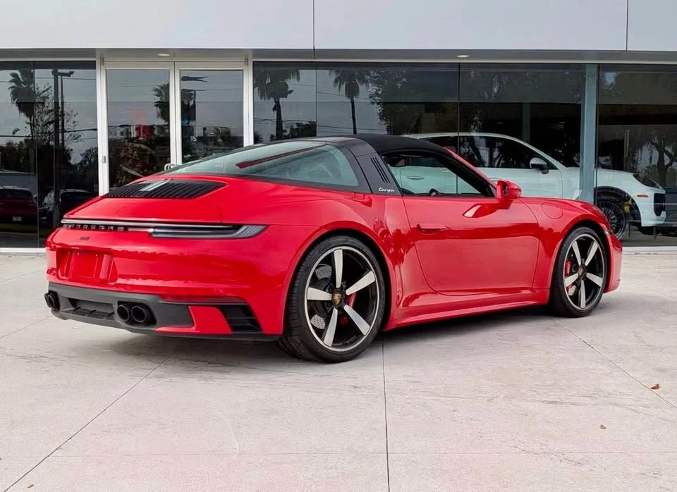2021 Porsche 992 Targa 4 & 4S - Image 7 of 19