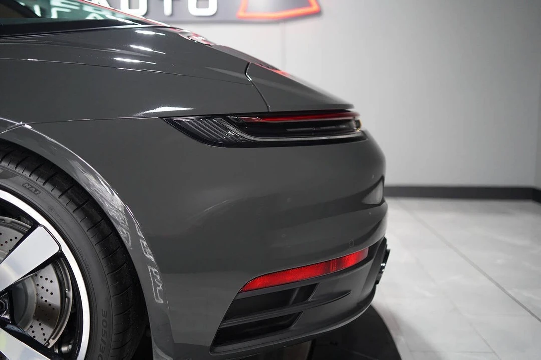 2021 Porsche 992 Targa 4 & 4S - Image 24 of 31