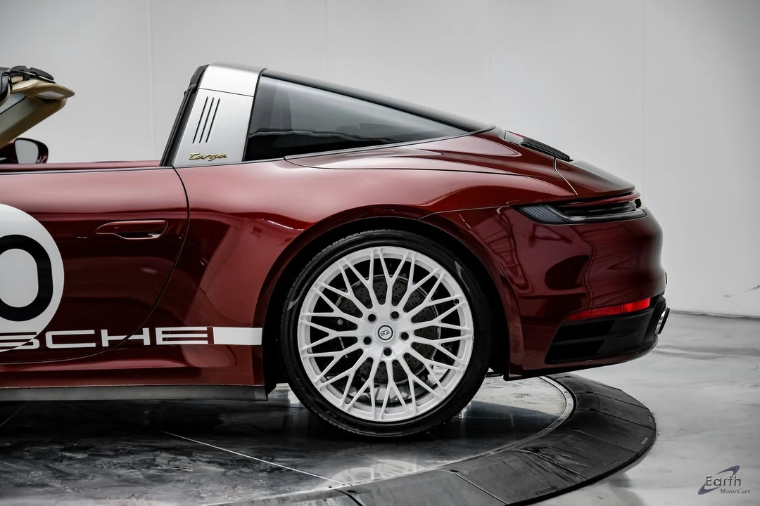 2021 Porsche 992 Targa 4 & 4S - Image 8 of 12