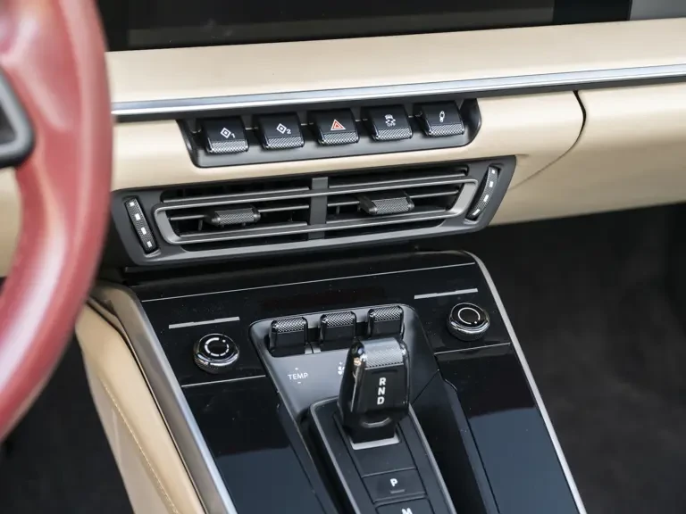 2021 Porsche 992 Targa 4 & 4S - Image 19 of 31