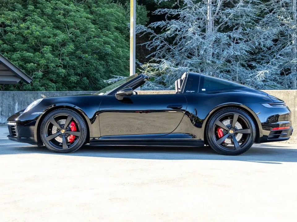 2021 Porsche 992 Targa 4 & 4S - Image 2 of 7