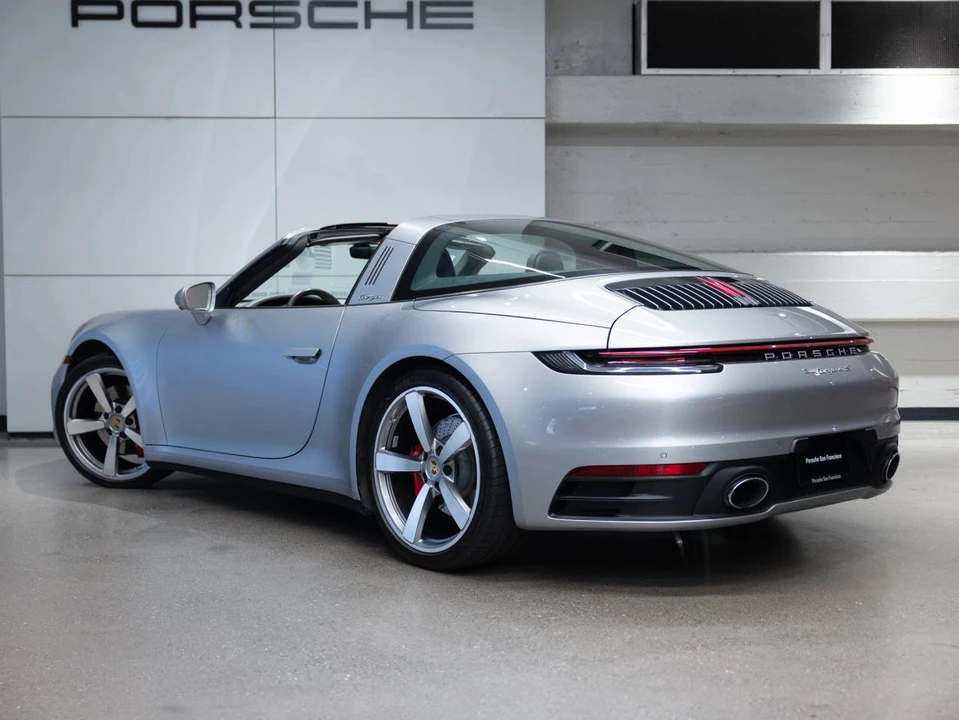 2021 Porsche 992 Targa 4 & 4S - Image 3 of 5