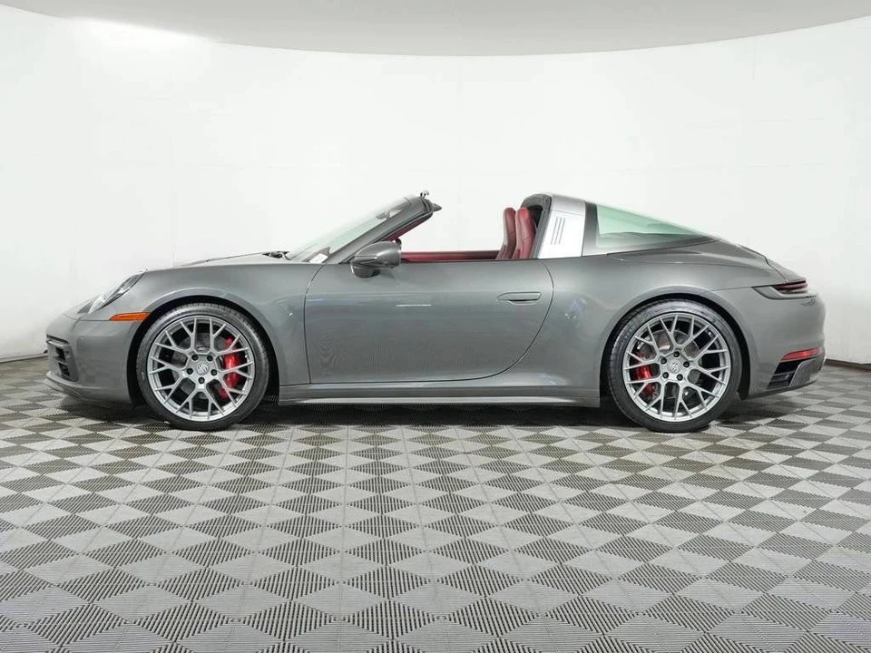 2021 Porsche 992 Targa 4 & 4S - Image 2 of 5