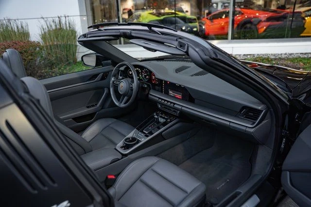 2021 Porsche 992 Targa 4 & 4S - Image 29 of 31