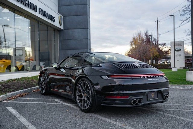 2021 Porsche - Image 11 of 31
