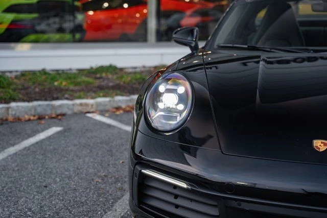 2021 Porsche - Image 13 of 31