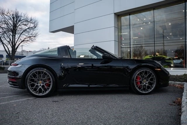 2021 Porsche 992 Targa 4 & 4S - Image 8 of 12