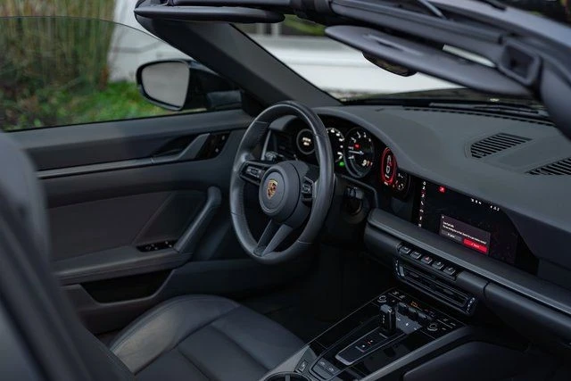 2021 Porsche - Image 28 of 31