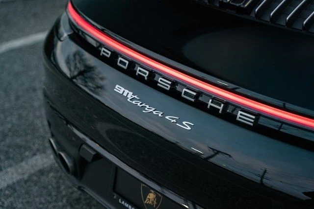 2021 Porsche - Image 25 of 31