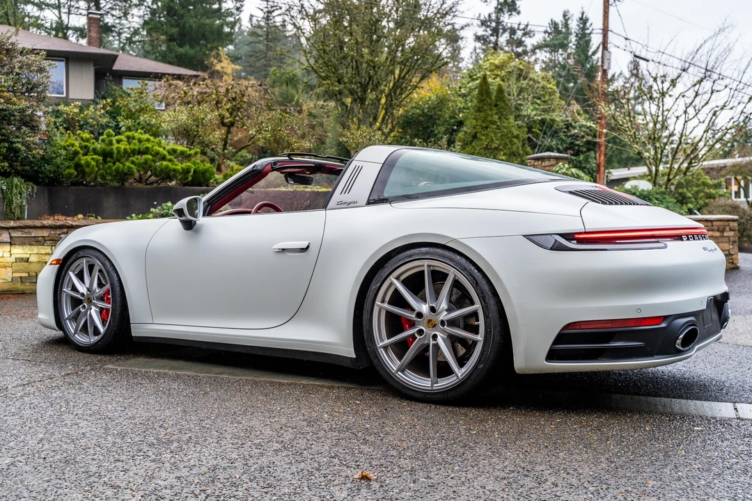 2021 Porsche 992 Targa 4 & 4S - Image 12 of 31