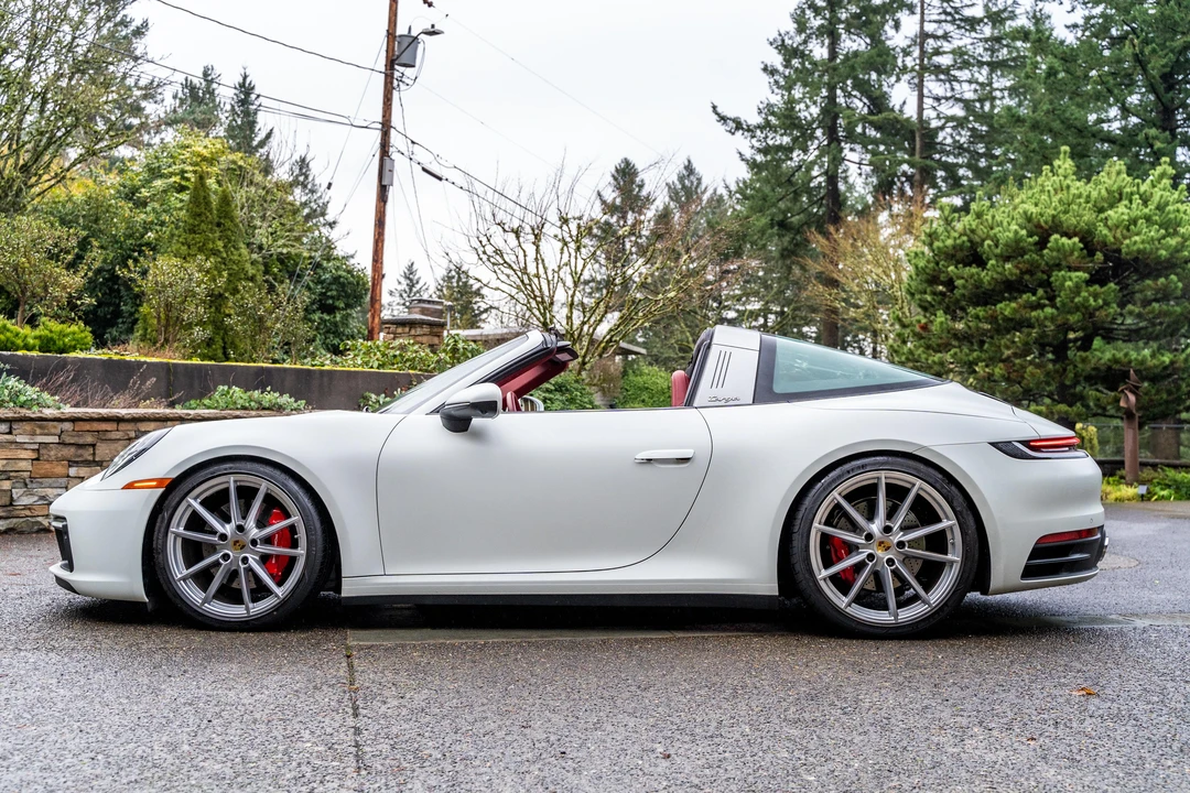 2021 Porsche 992 Targa 4 & 4S - Image 10 of 31