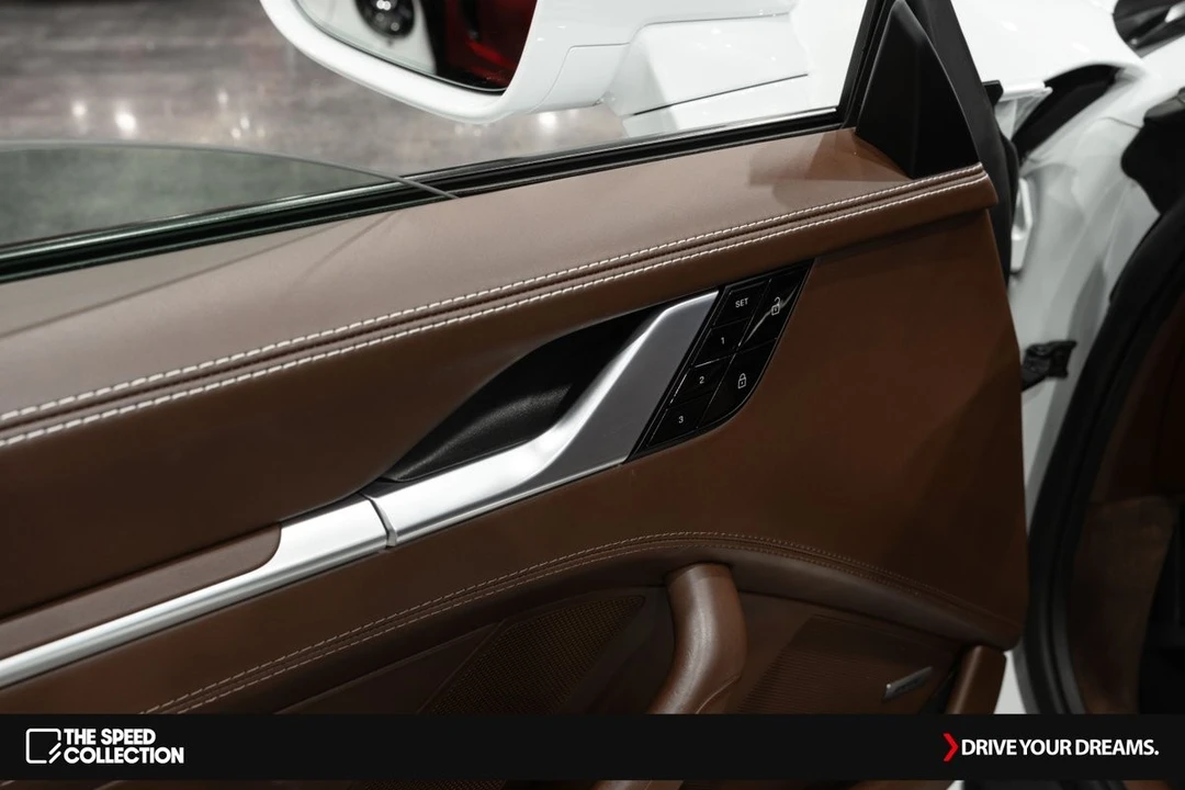 2021 Porsche 992 Targa 4 & 4S - Image 10 of 21