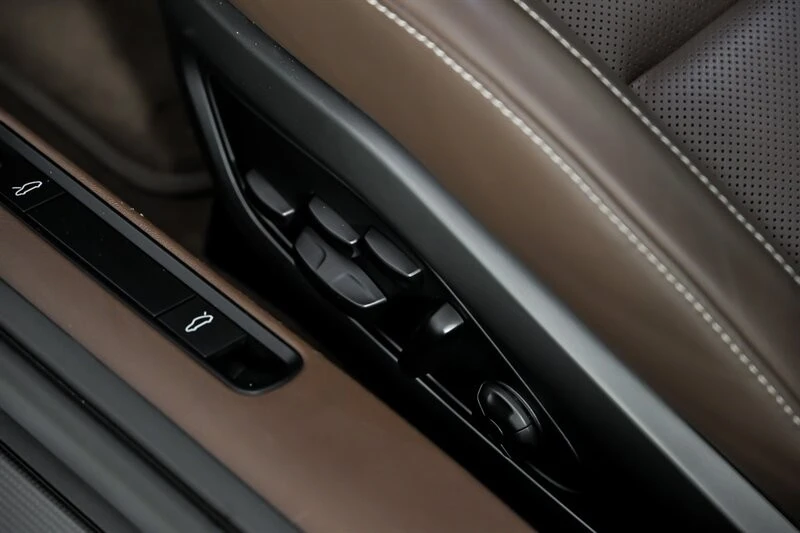 2021 Porsche 992 Turbo S - Image 22 of 31