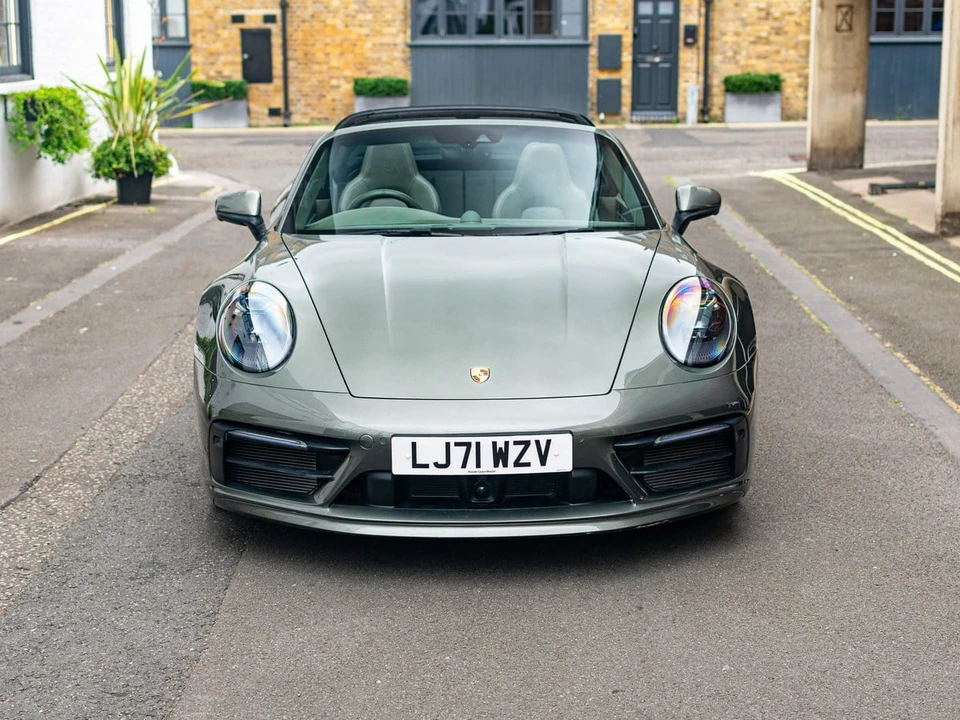 2021 Porsche 992 Targa 4 & 4S - Image 15 of 30