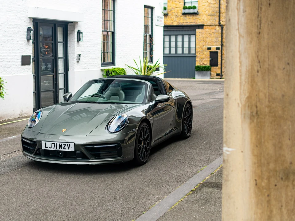2021 Porsche 992 Targa 4 & 4S - Image 18 of 30