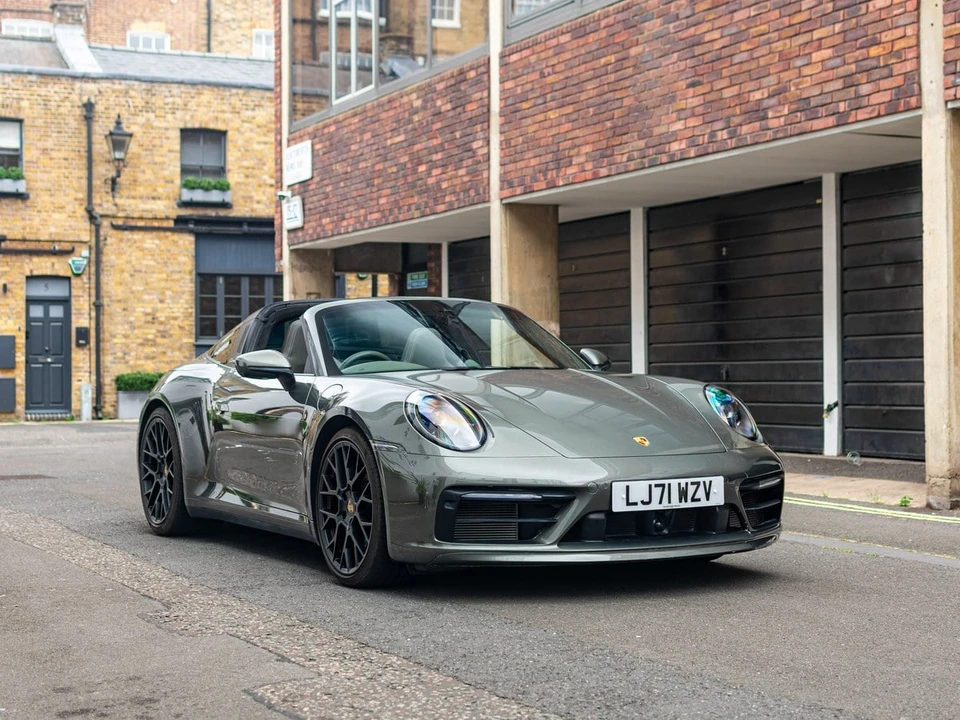 2021 Porsche 992 Targa 4 & 4S - Image 13 of 30
