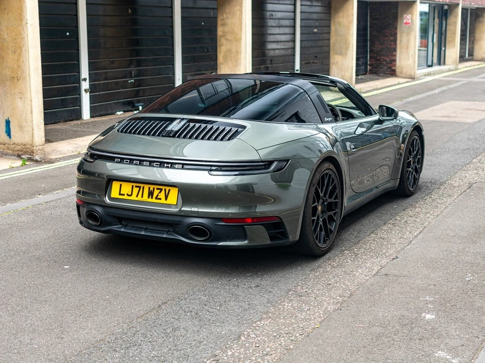 2021 Porsche 992 Targa 4 & 4S - Image 17 of 30