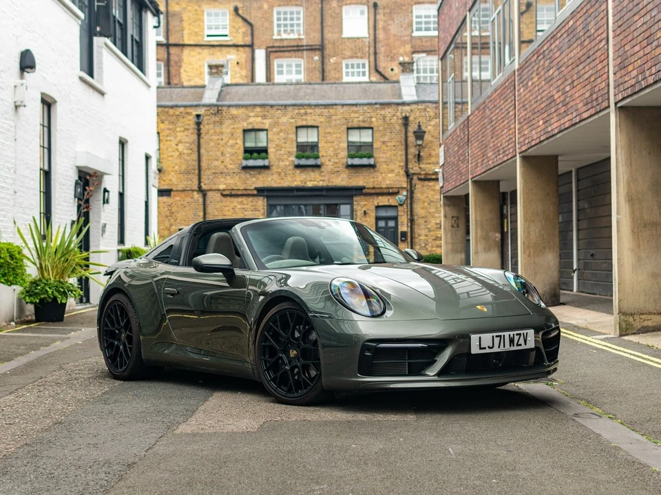 2021 Porsche 992 Targa 4 & 4S - Image 2 of 30