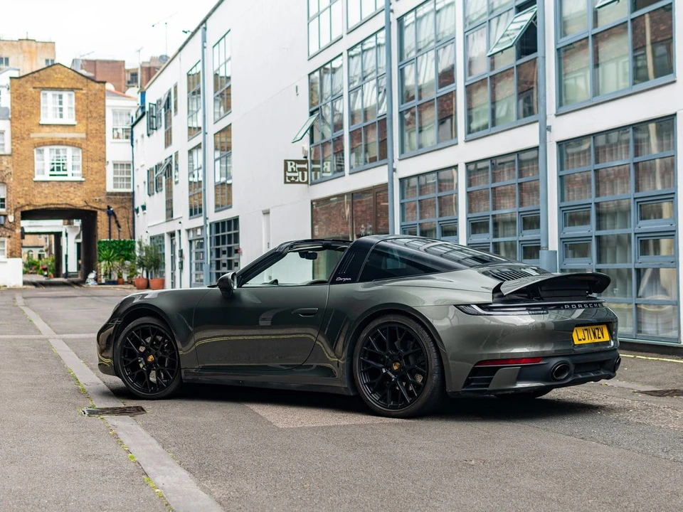 2021 Porsche 992 Targa 4 & 4S - Image 10 of 30