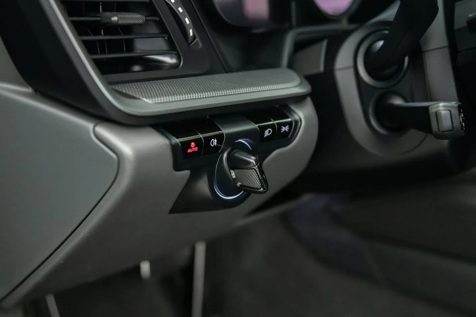 2021 Porsche 992 Carrera - Image 15 of 20