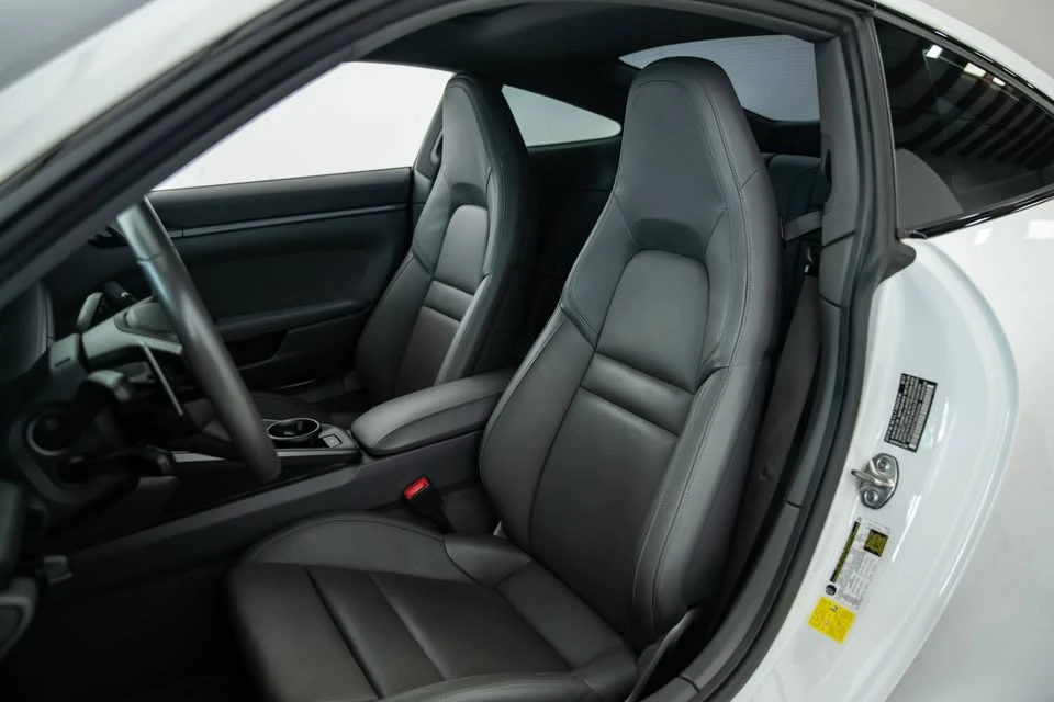 2021 Porsche 992 Carrera - Image 11 of 20