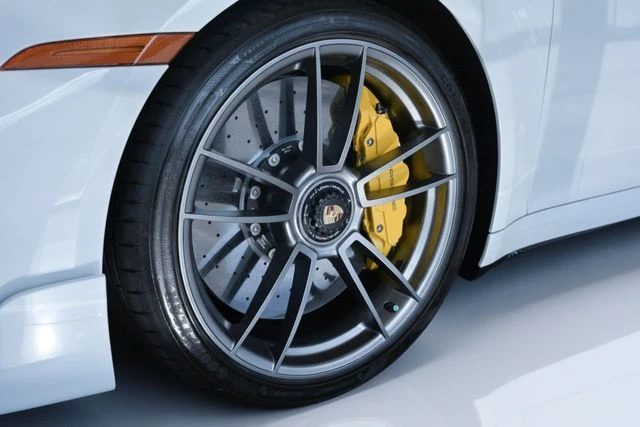 2021 Porsche 992 Carrera - Image 4 of 31