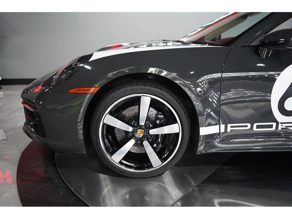 2021 Porsche 992 Carrera - Image 13 of 31